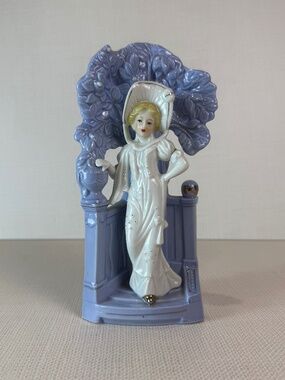 Vintage Leonardo Collection Porcelain Lady Figurine Wall Pocket Vase Blue Floral
